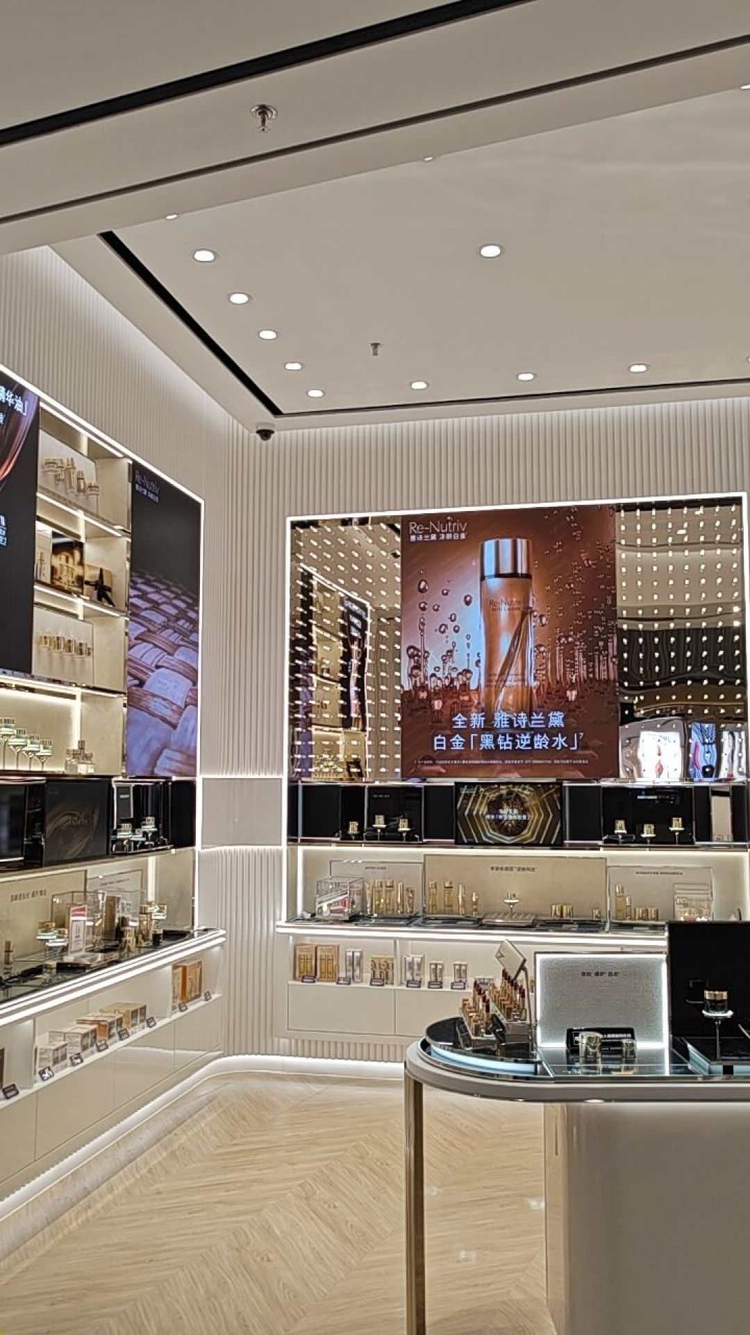 免税城8.28店庆开跑,12倍积分来了:消费券、积分、身份折扣的叠加顺序,我先替你算一遍