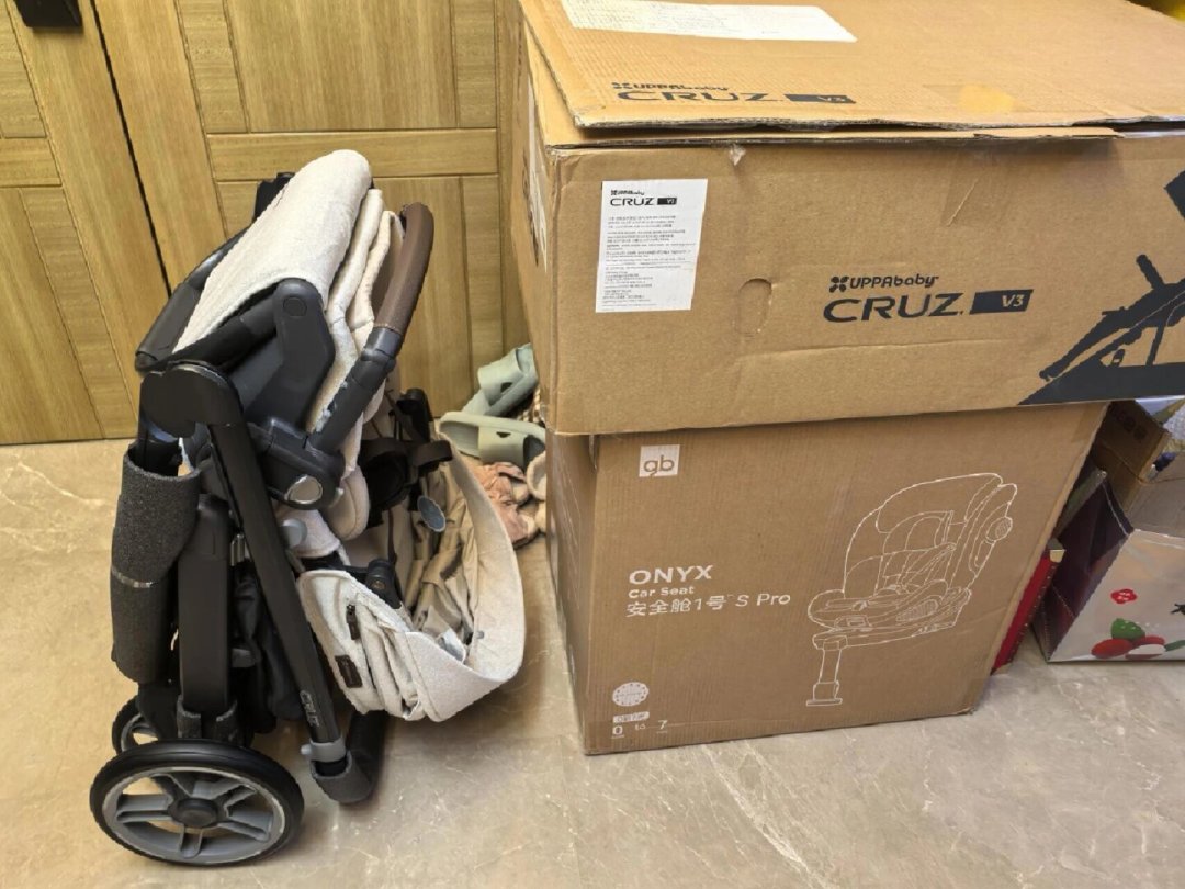 UPPAbaby Cruz V3比V2+贵出一千多,到底贵在哪?把全网真实对比和价格差扒了一遍,秋冬待产家庭该做决定了