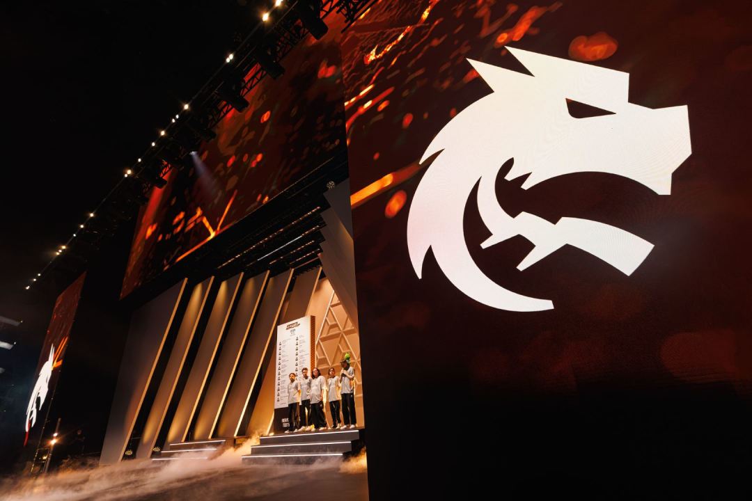 Spirit让一追三巴黎捧杯,donk 17图场均1.50 Rating:EWC CS2全复盘,这冠军含金量够不够