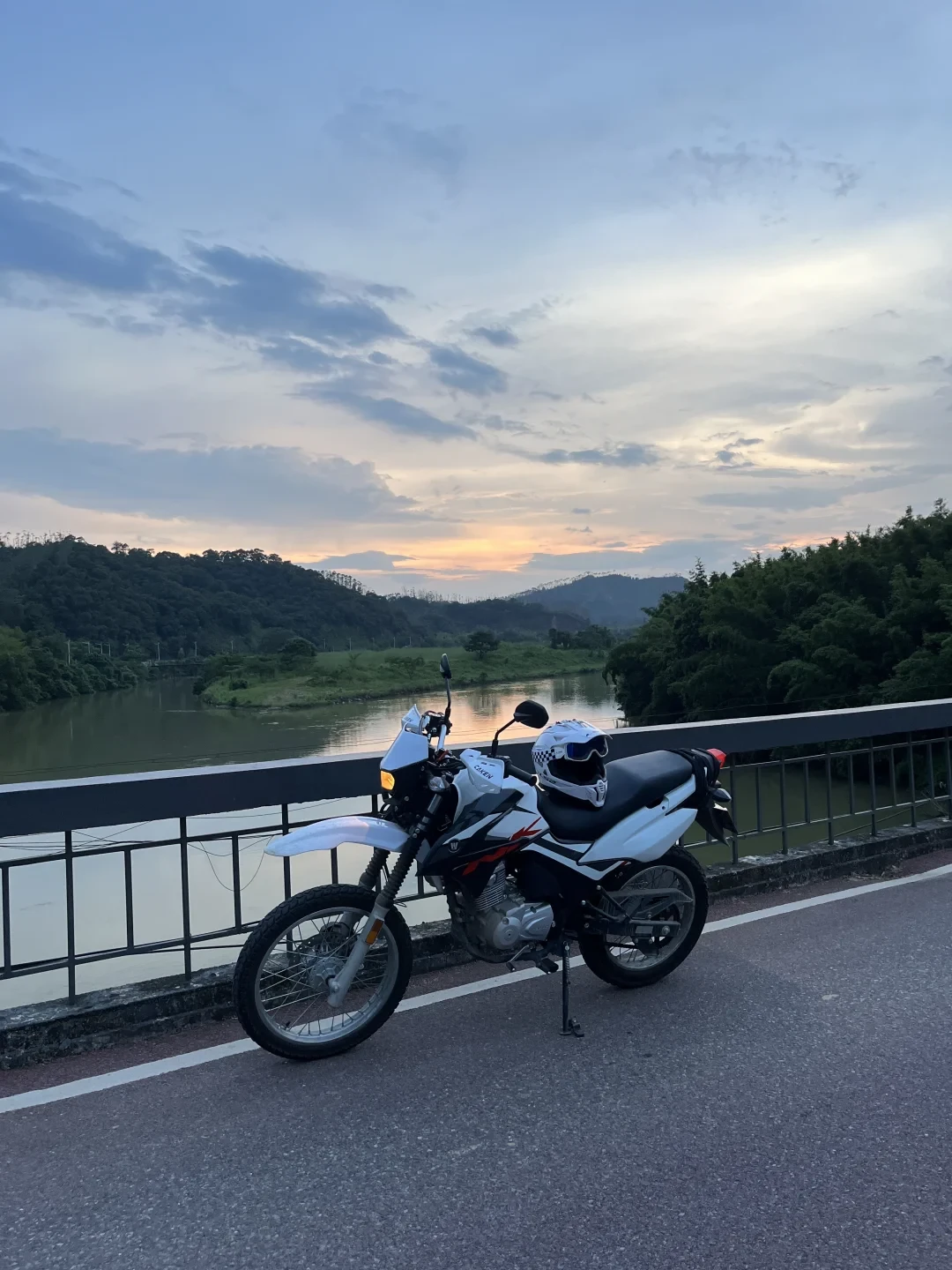 林道车座高动辄900mm+,170以下只能放弃?翻完全网玩家的实测座高、降座方案和倒车记录:买车前,先搞懂这3个