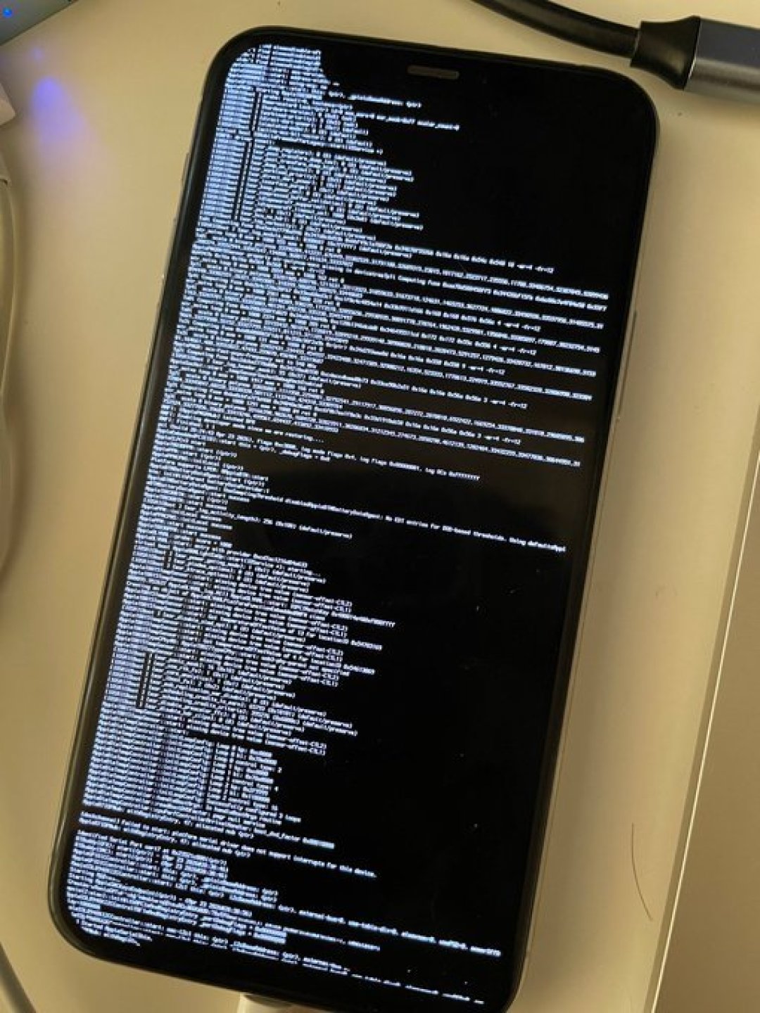 iOS26.6验证关闭,A12/A13老设备只剩一条降级路:三笔代价算清再动手