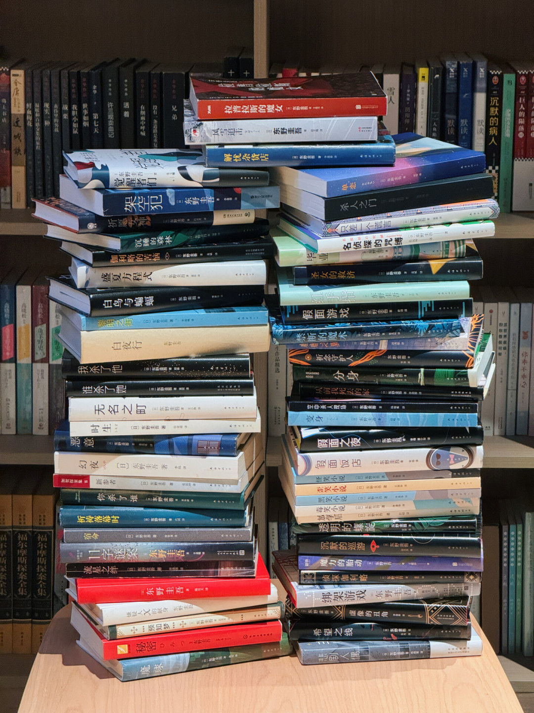 东野圭吾走了一个月:遗作两周卖出43万册,中文版还没消息,补课该怎么补