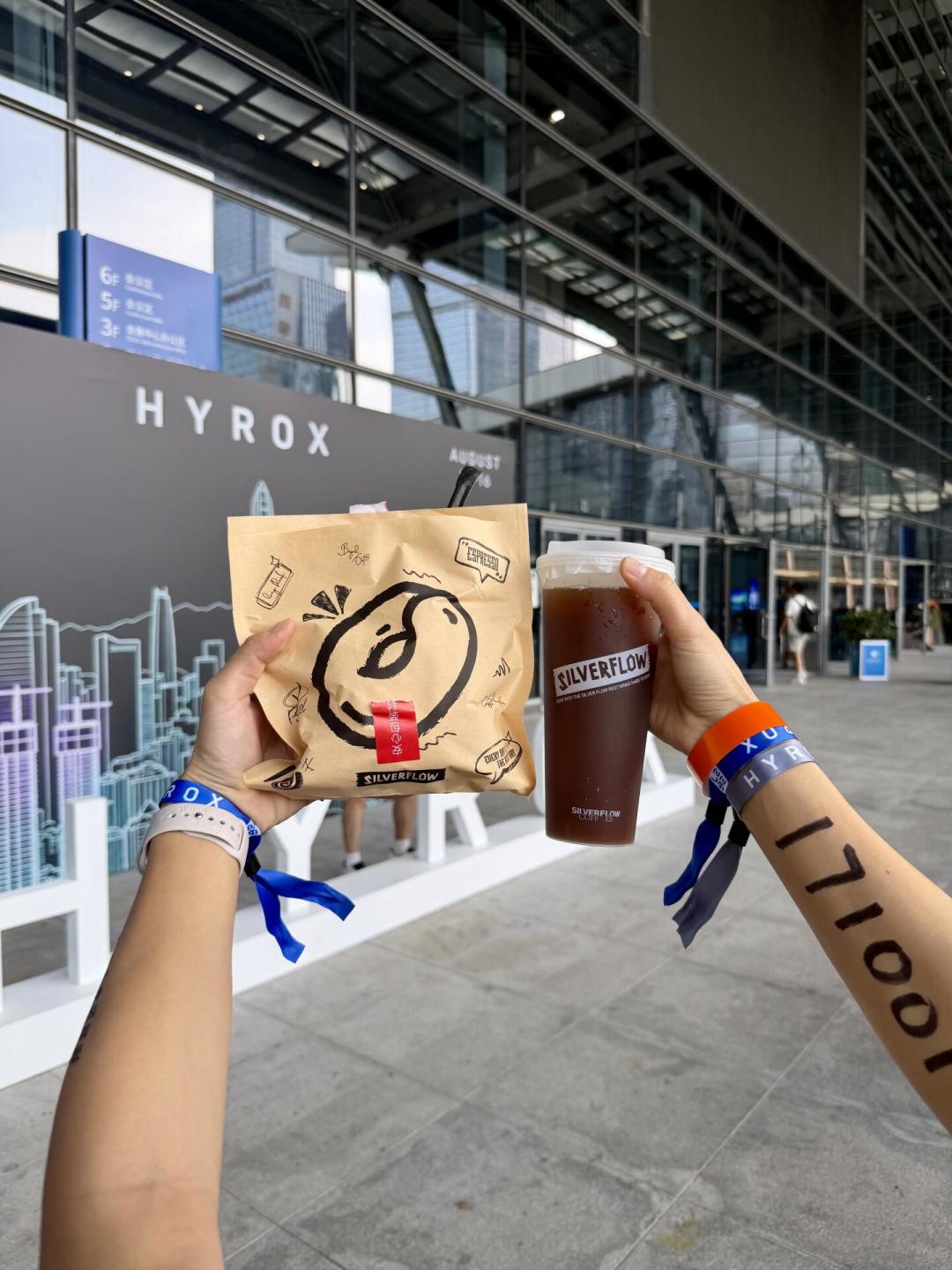 HYROX北京站还有3周,别把增肌补剂原封不动带进赛场:我翻完精英补给方案、老手实测和新手翻车记录,整理出三档清单和进食时间