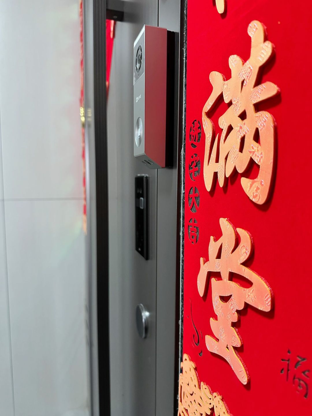 搬家对联买前先看门:4种材质4种贴法,乔迁新居的坑一次讲清