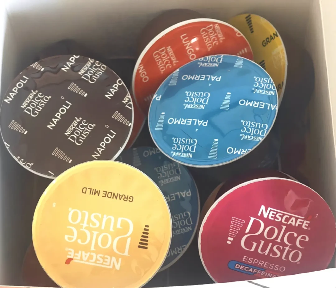 囤多趣酷思拿铁胶囊前先算笔账：一盒16颗只能做8杯，老用户早就改加自己的奶了