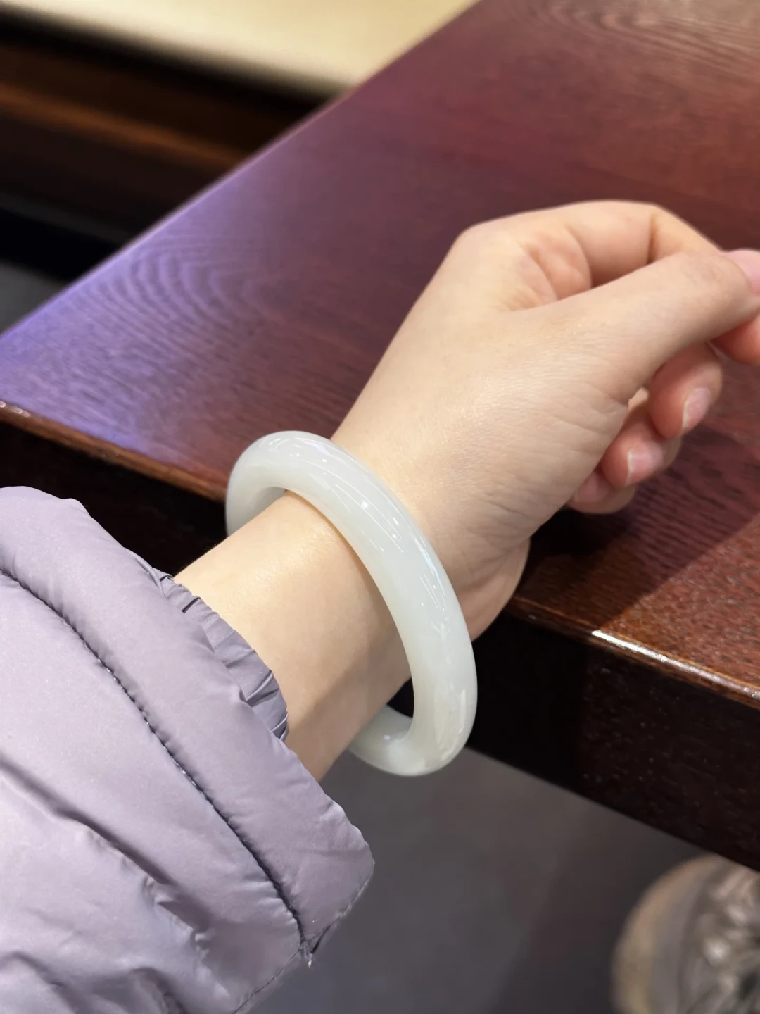 柴怼怼被判赔260万,胖东来玉石柜台还在排号:这块和田玉,保真不保性价比
