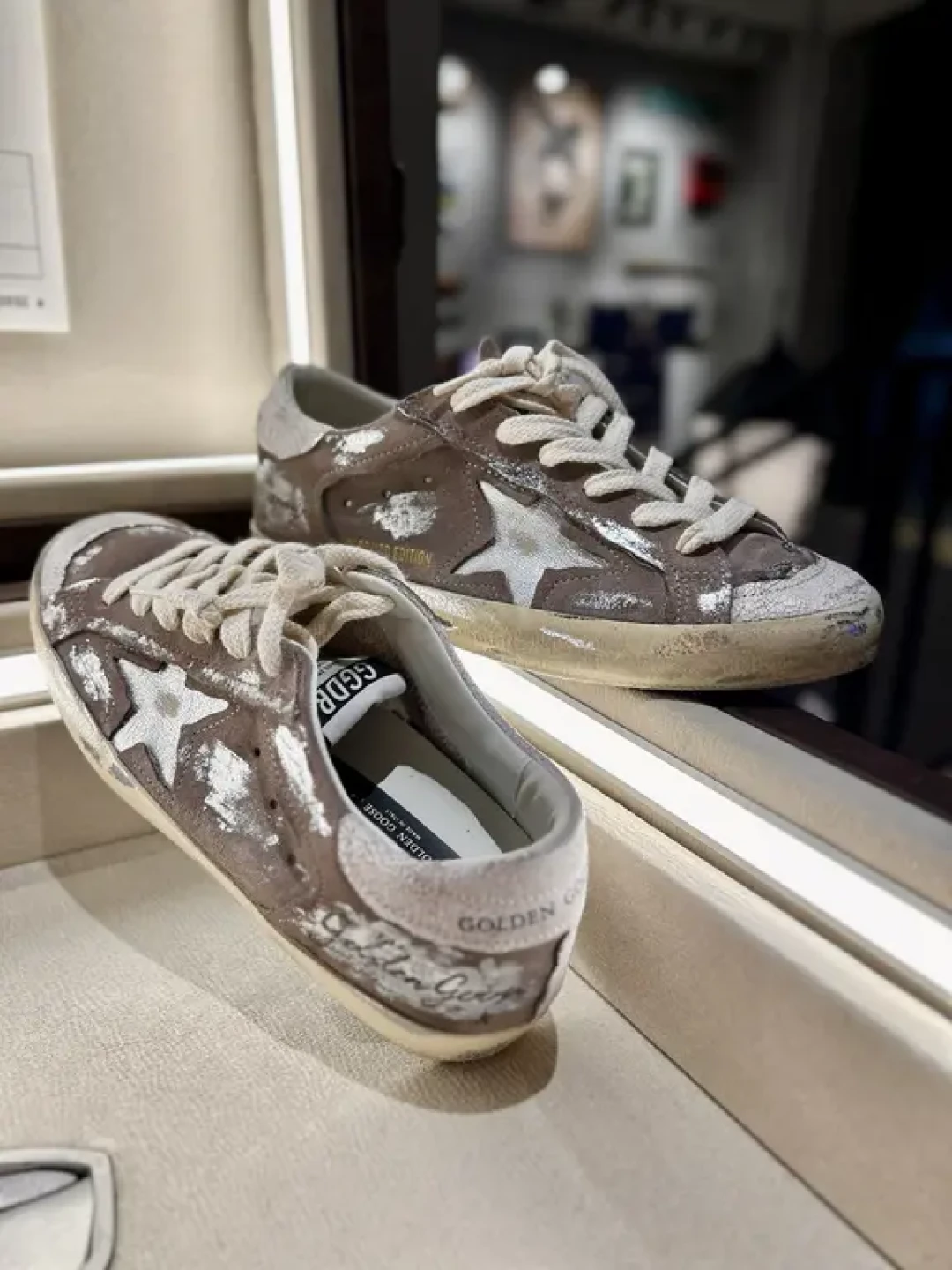 社交媒体在吵脏脏鞋是不是“时代的眼泪”,Golden Goose 却悄悄建了全国第一座 Padel 球场:这 8 个月金鹅干的事,跟你想的不一样