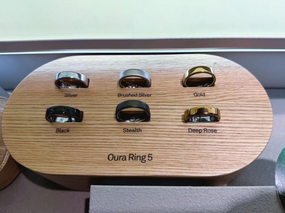 Oura Ring 5 变小了,却悄悄砍掉两个尺码:最小只到美码6,手指偏细的代购前先自查