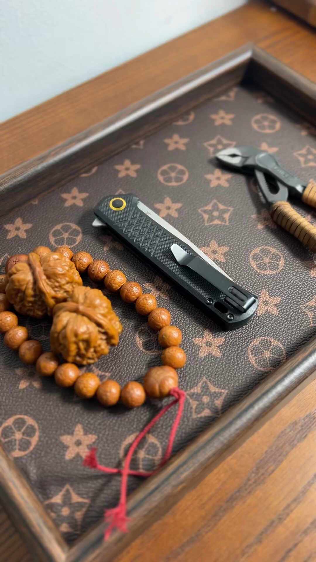 刚入手的三刃木别急着拆:螺丝、轴承、螺丝胶这些坑,刀友已经替你踩了一遍