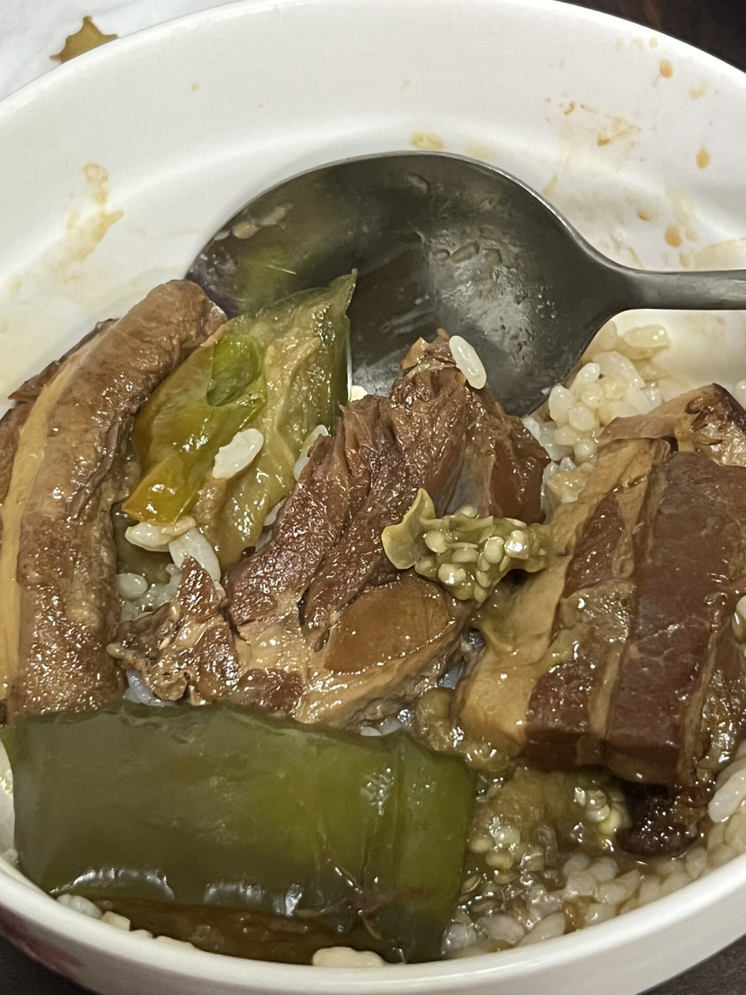 刘雨鑫视频里那罐扣肉走红半个月:跟买实测汇总,好评翻车点和买前提醒