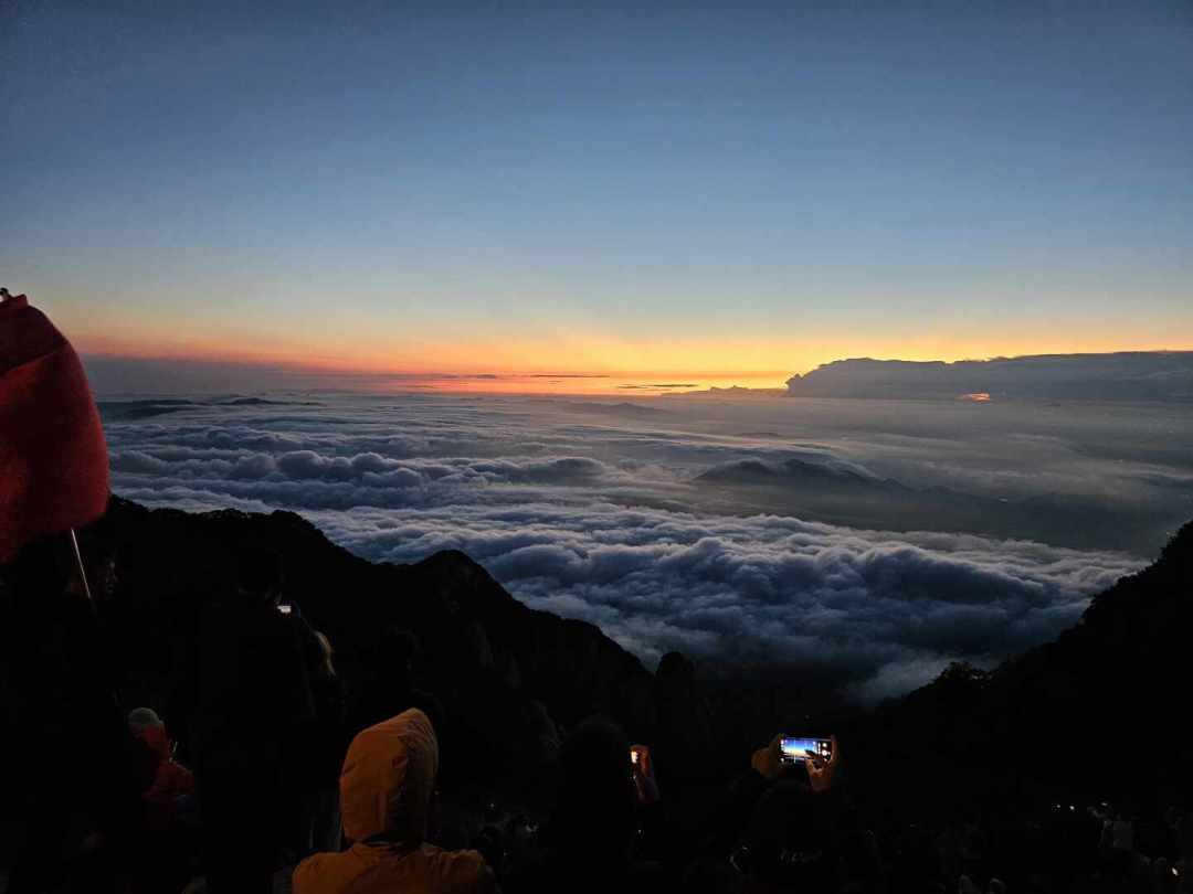 夜爬的最坏结局不是错过日出:东灵山事件后,我们把这笔账算清了