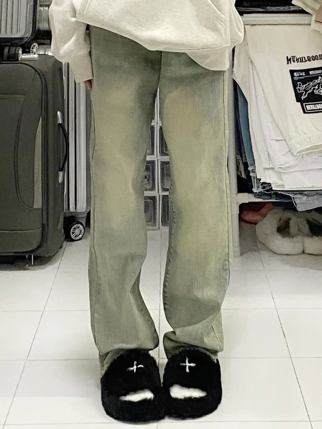 今年卖疯了的“脏脏裤”，从49元到几千元：我把套染工艺、价格带和掉色坑都扒了一遍