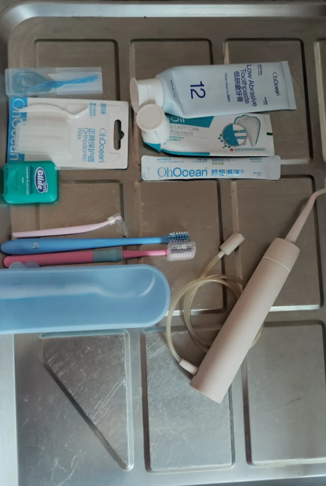 几十块的泡腾片,泡断了800块的保持器:吵了俩月的牙套清洗争议,今天说清楚