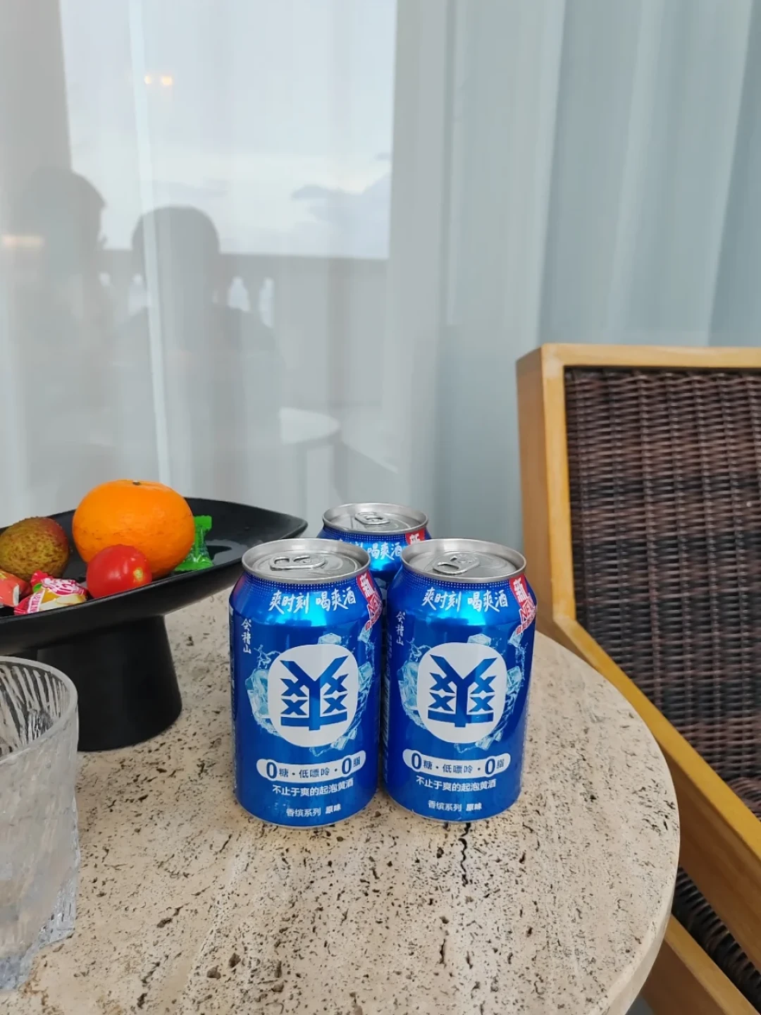 会稽山卖爆款,古越龙山进酒吧:黄酒这轮年轻化,8月彻底分道了