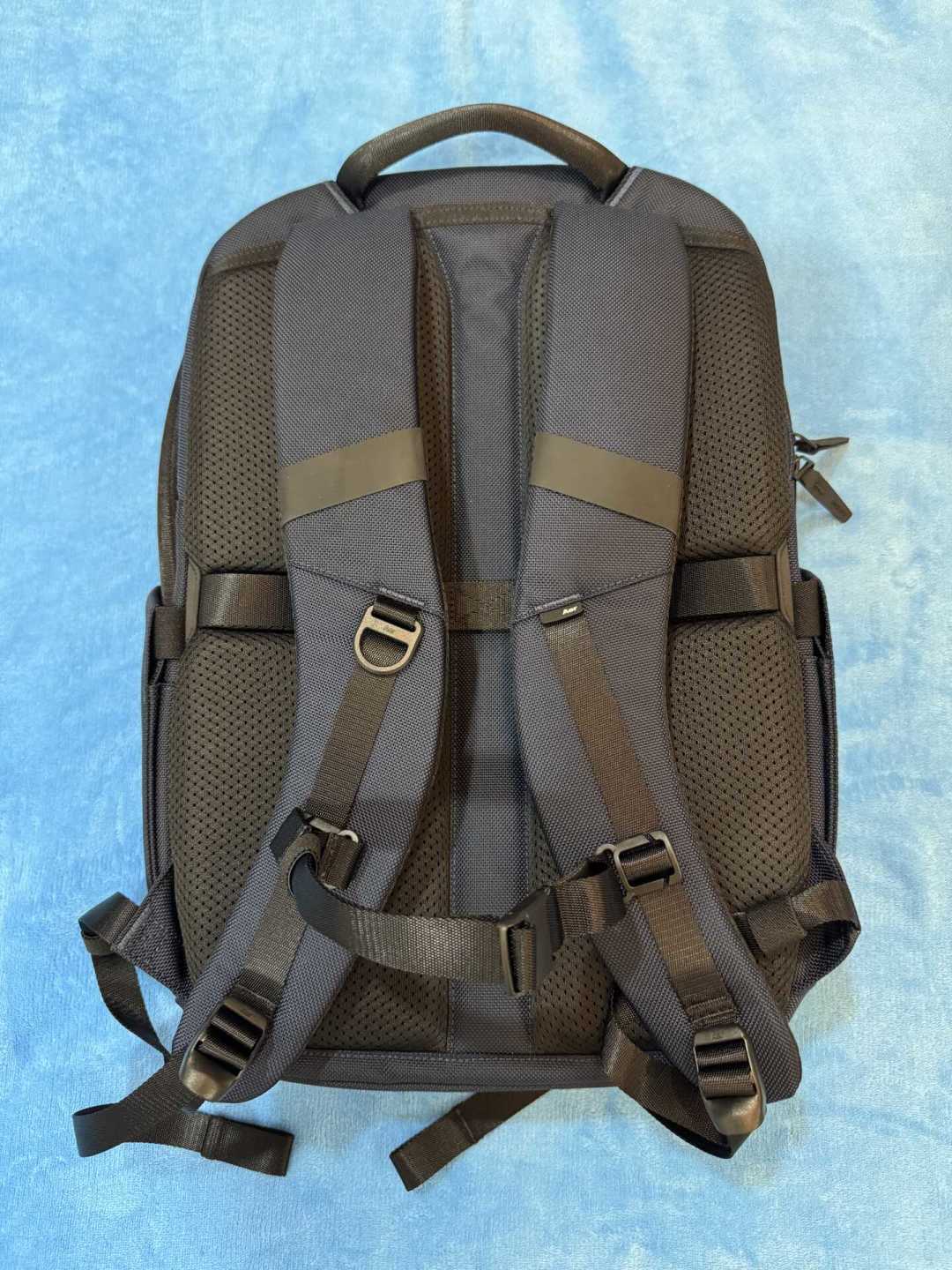 Aer通勤包怎么选:对完20多条真实反馈,City Pack 2、City Pack Pro 2、Day Pack 3的差异一次说清