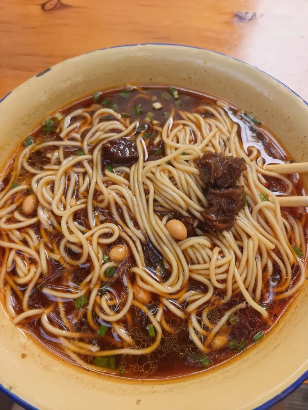 早酒一半是真的，一半是流量：想去体验，先看完这笔账再出发