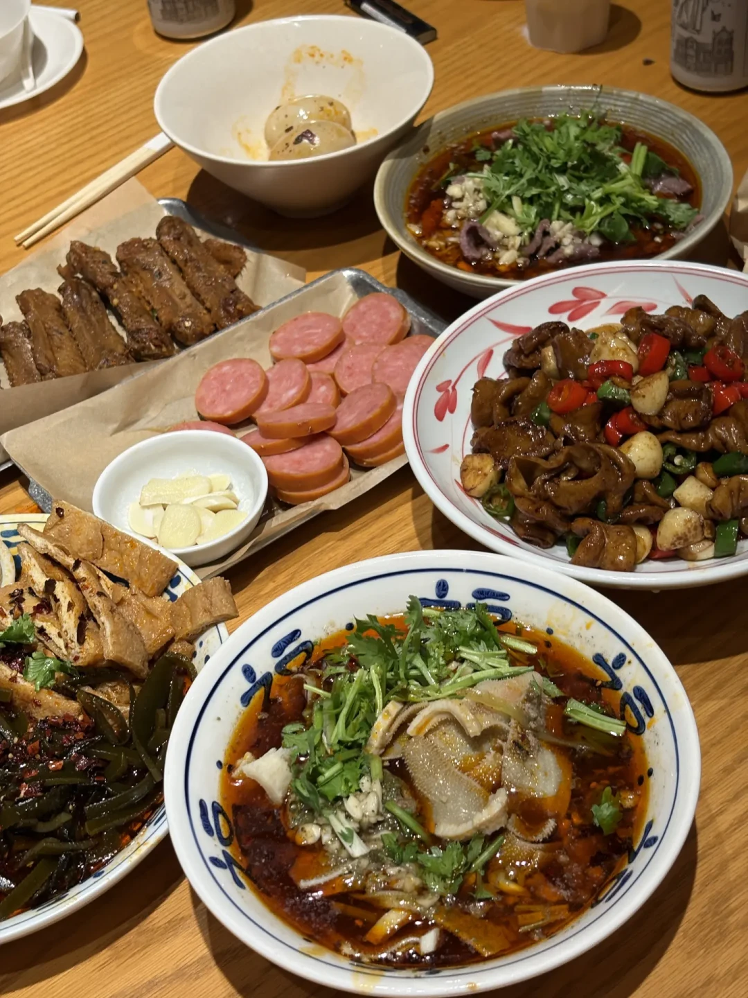 早酒一半是真的，一半是流量：想去体验，先看完这笔账再出发