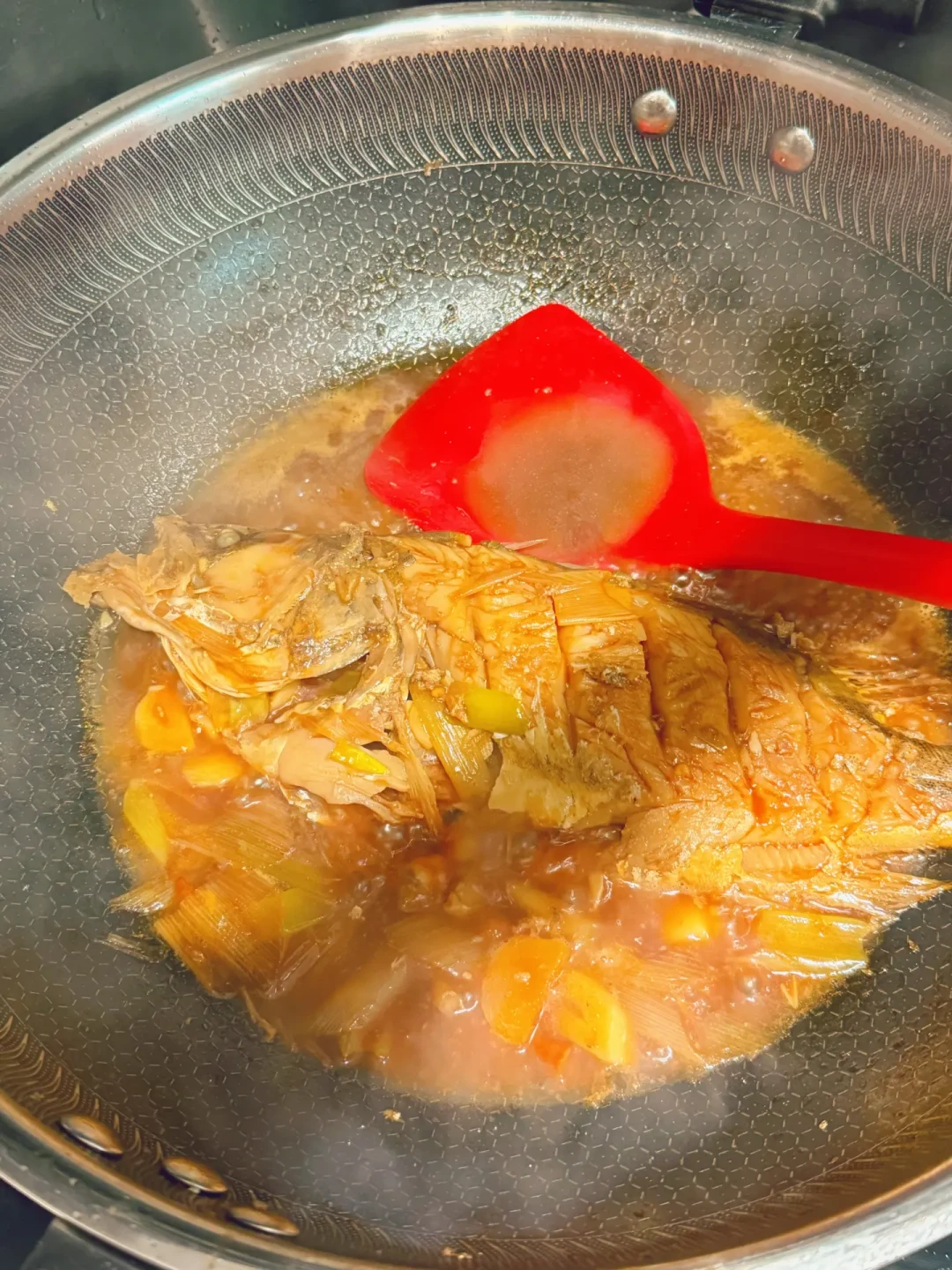 臭鳜鱼被通报后还敢吃吗？4步分清“正常臭”和“臭坏了”，堂食、网购、自腌避坑方法都在这