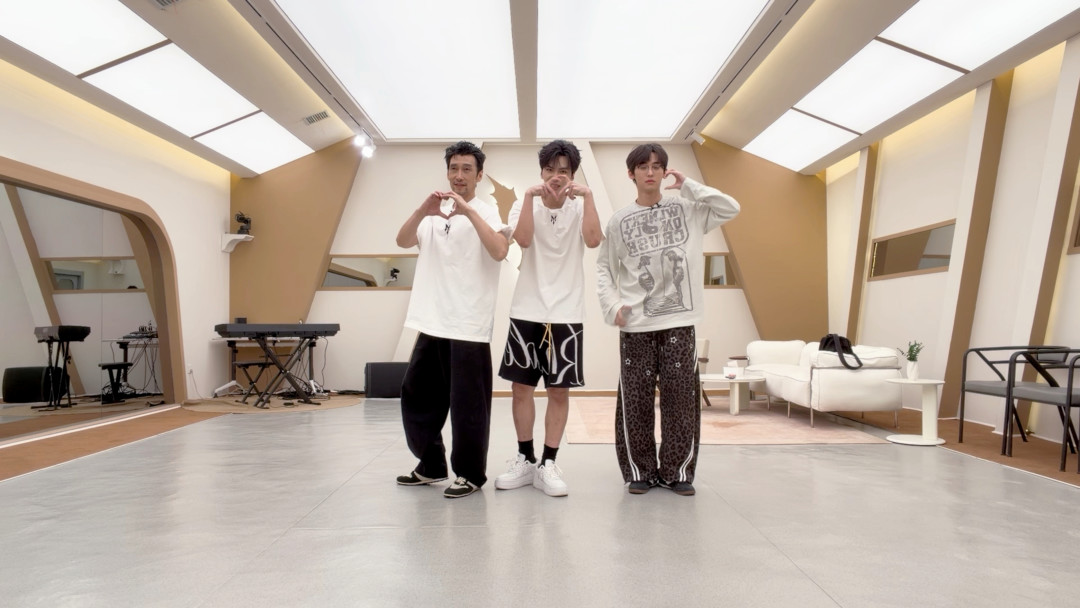 练习室版评论1.2万条、五年前旧舞台被翻出:一公结束两天,《R&B All Night》还在发酵