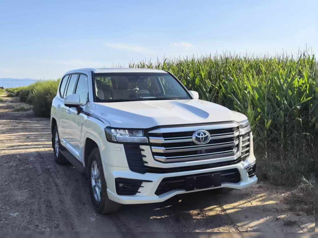 陆巡feed为什么全在推同一台车？泰钽700明天上市，我们替你查了这场投放：几分真、值不值得等