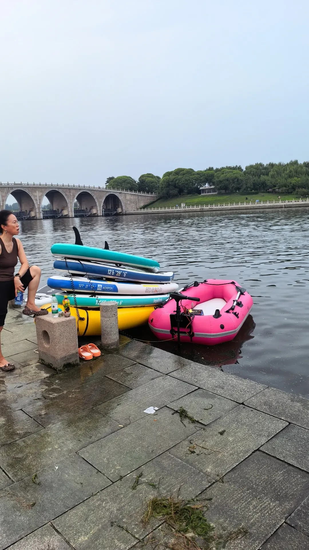 充气艇不会沉,翻船就没事?最近几条船接连翻了,我把翻船之后真正发生的事整理了出来
