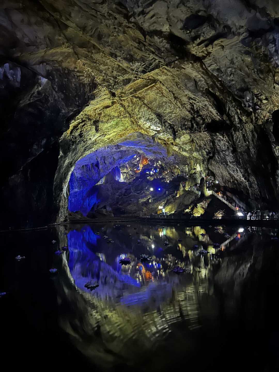 河南“错峰休假”新政刷屏两天就撤回：“错峰旅行”最大的误会，是以为谁都能错峰