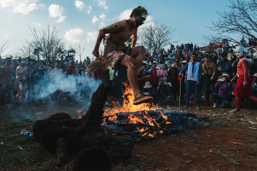 火把节连烧两回,祭火节不该背锅:明年春天去弥勒前,先把这几件事搞清楚