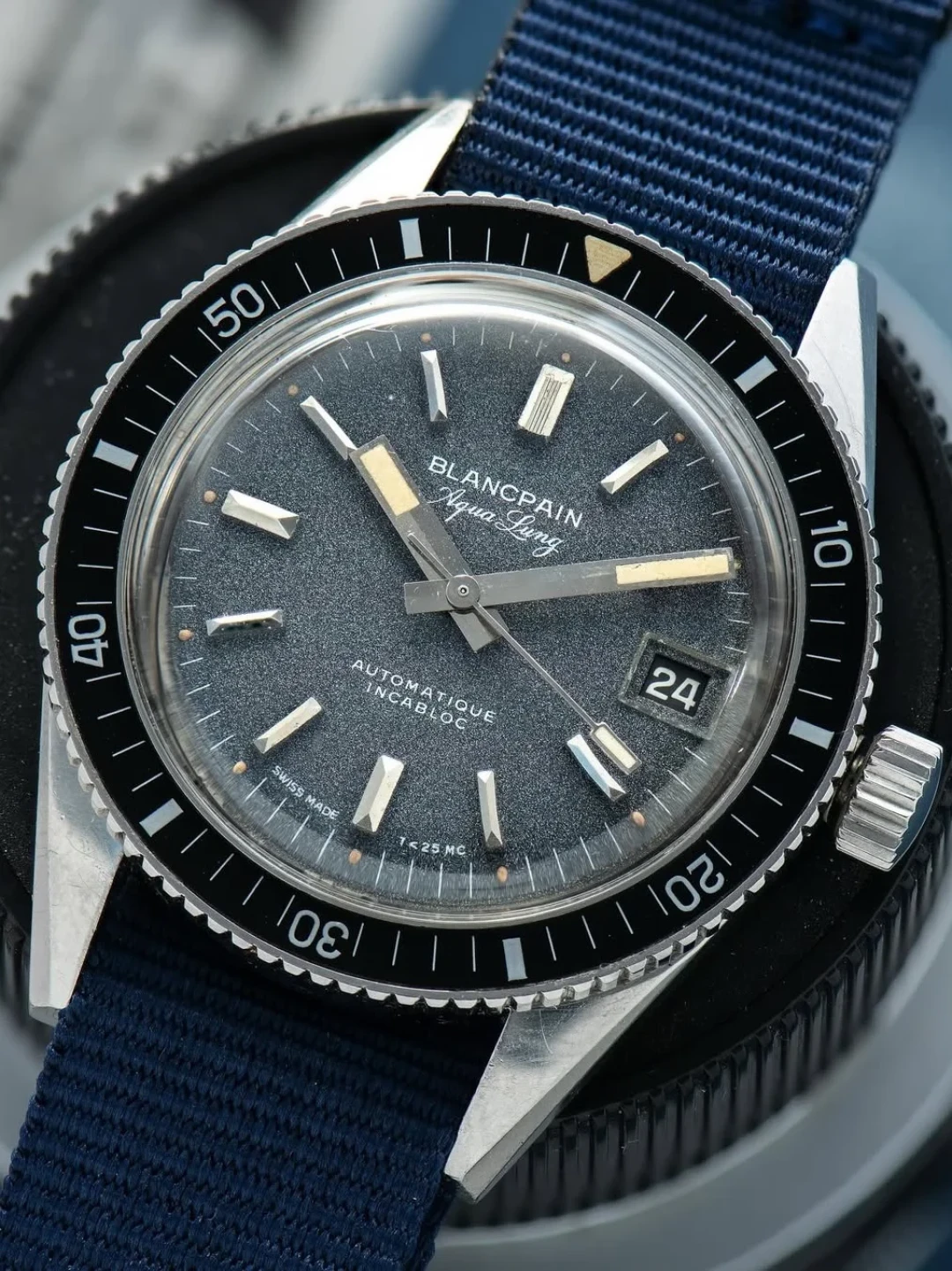 宝珀11.6万复刻1968年Aqua-Lung,古董潜水表玩家该抢复刻还是去淘原款?