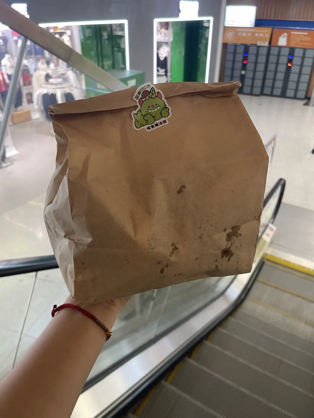 剩菜盲盒又刷屏了:9块9一袋面包,是捡漏还是踩雷,上车前先看这篇