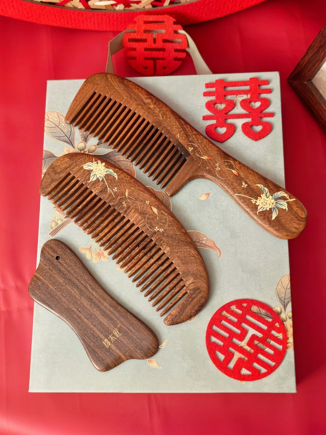 教师节快到了,买谭木匠前先搞懂:山姆169.9三件套和门店288刻字礼盒差在哪