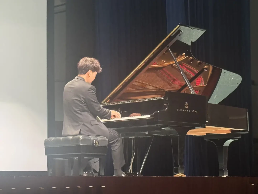 2026年,所有人都在聊《哥德堡变奏曲》:第一次听完之前,先选对版本