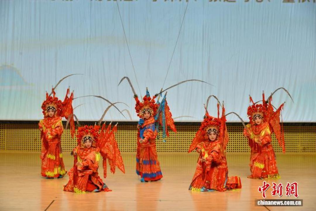 一条“靠旗转刀”获赞3.8万:想去看真正的刀马旦,9月最低100元的票怎么买