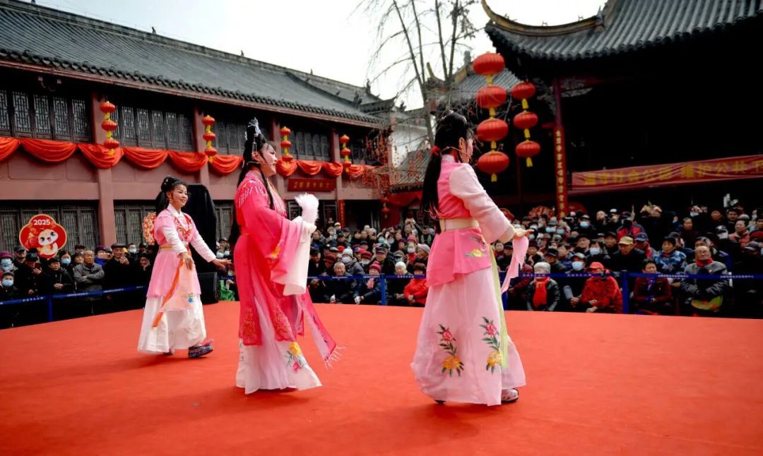 班红涛带火了庐剧，被圈粉的新戏迷怎么入坑？三路门道、入门剧目和10块钱的现场