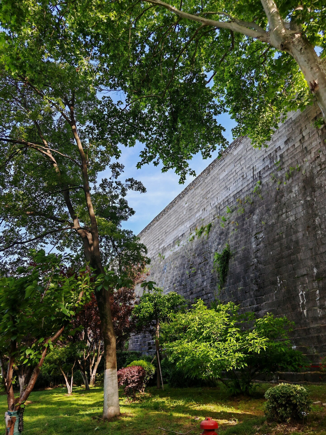 中华门夜游90元到底值不值?翻完这个夏天的现场反馈,白天和晚上怎么选清楚了