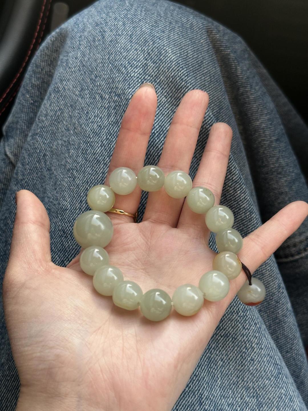 盘玉到底能不能把玉盘出变化？和田玉圈两派吵了很久，这次一次说透
