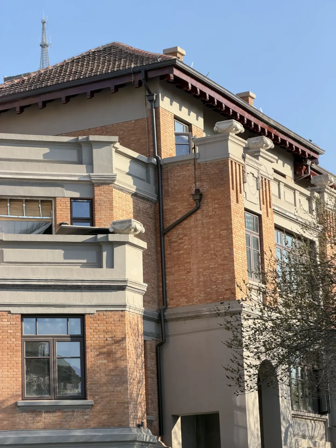 全球第三家柏典酒店十一开业:143间房装进17栋百年别墅,京津值得蹲一晚吗