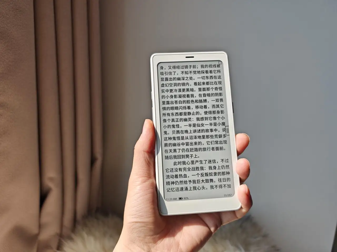 Kindle和国产墨水屏吵了几年没结论:翻了十几篇换机帖才明白,两边答的根本不是同一道题