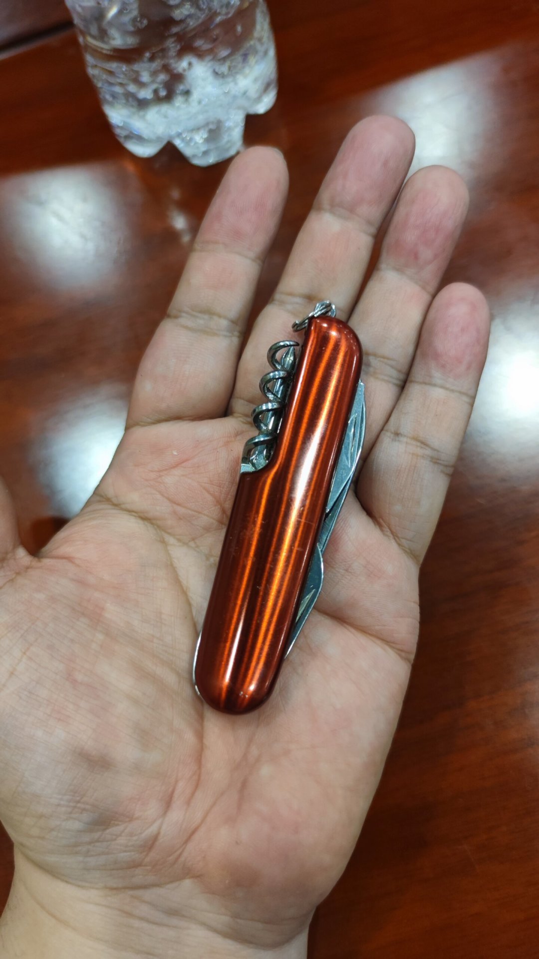 你的工具钳可能过不了安检：对照高铁、飞机、地铁三套规则和真实被拦经历，我把工具党的携带账算清了