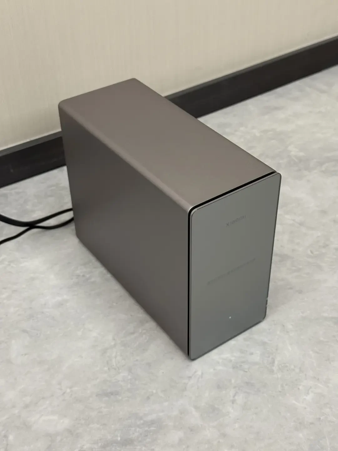 飞牛EVO4 Pro 8月26日开售，社区猜价4599到6999：硬盘比机身还贵的年代，先买机器还是先买盘