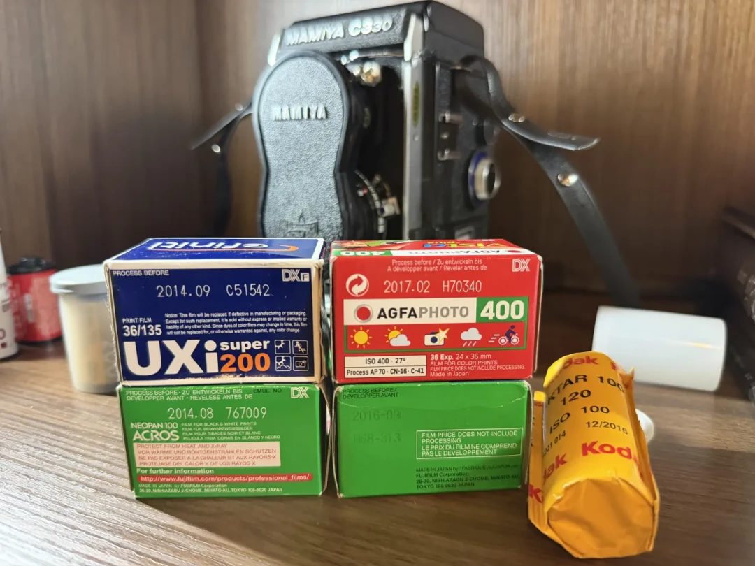 反转片338元一卷、C200从9块9涨到七八十:这轮胶卷涨价,三类人三种花法