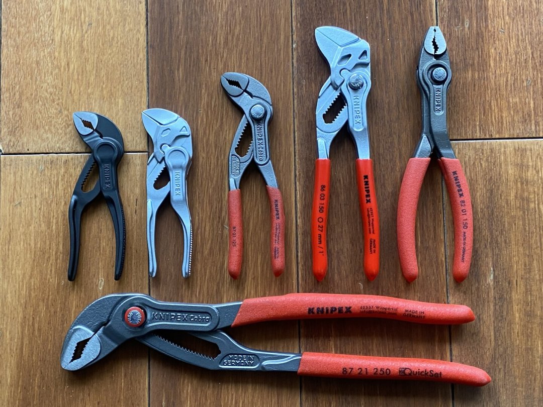 4寸是假货重灾区,10寸被嫌买太大:翻完四平台二十多篇Knipex Cobra帖子,我把第一把水泵钳怎么选整理成一张表