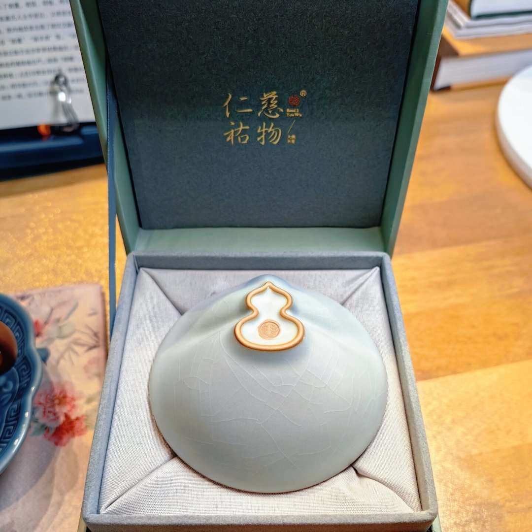 同一只主人杯,有人估599,有人说十万起:对了全网40多篇帖,四档价位、三道分水岭和5条红线都在这