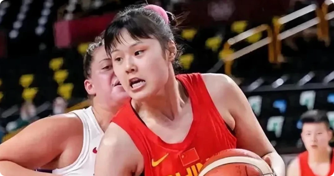 韩旭李月汝缺席亚运会,内线交给19岁的张子宇:4条热身数据线先看底子,两个账算清再定期待