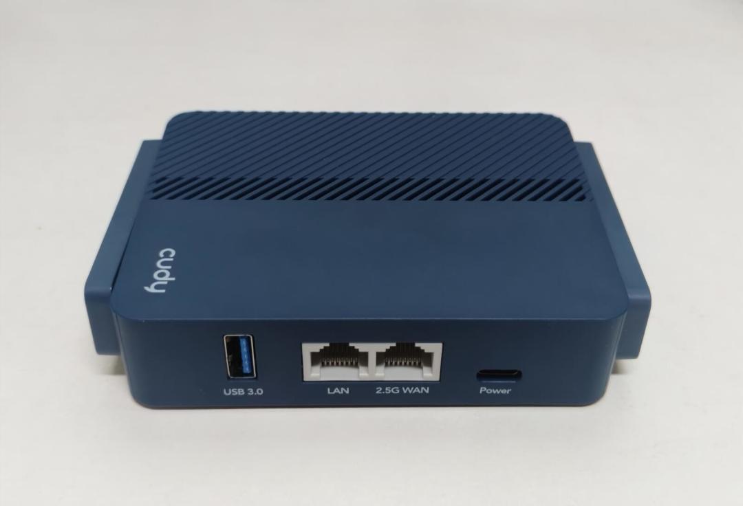 十年吃灰的老路由被救活了,动手的人完全不懂Linux,只用了三天和AI:翻完最近全网的AI刷机案例,把AI能接管什么、坑在哪、动手前的安全清单一次说清