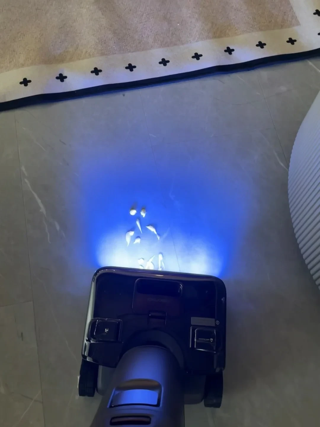 都说380℃高温蒸汽，真正到地面的可能不到70℃：蒸汽洗地机跌进1500元档，买前先把这3个数弄明白