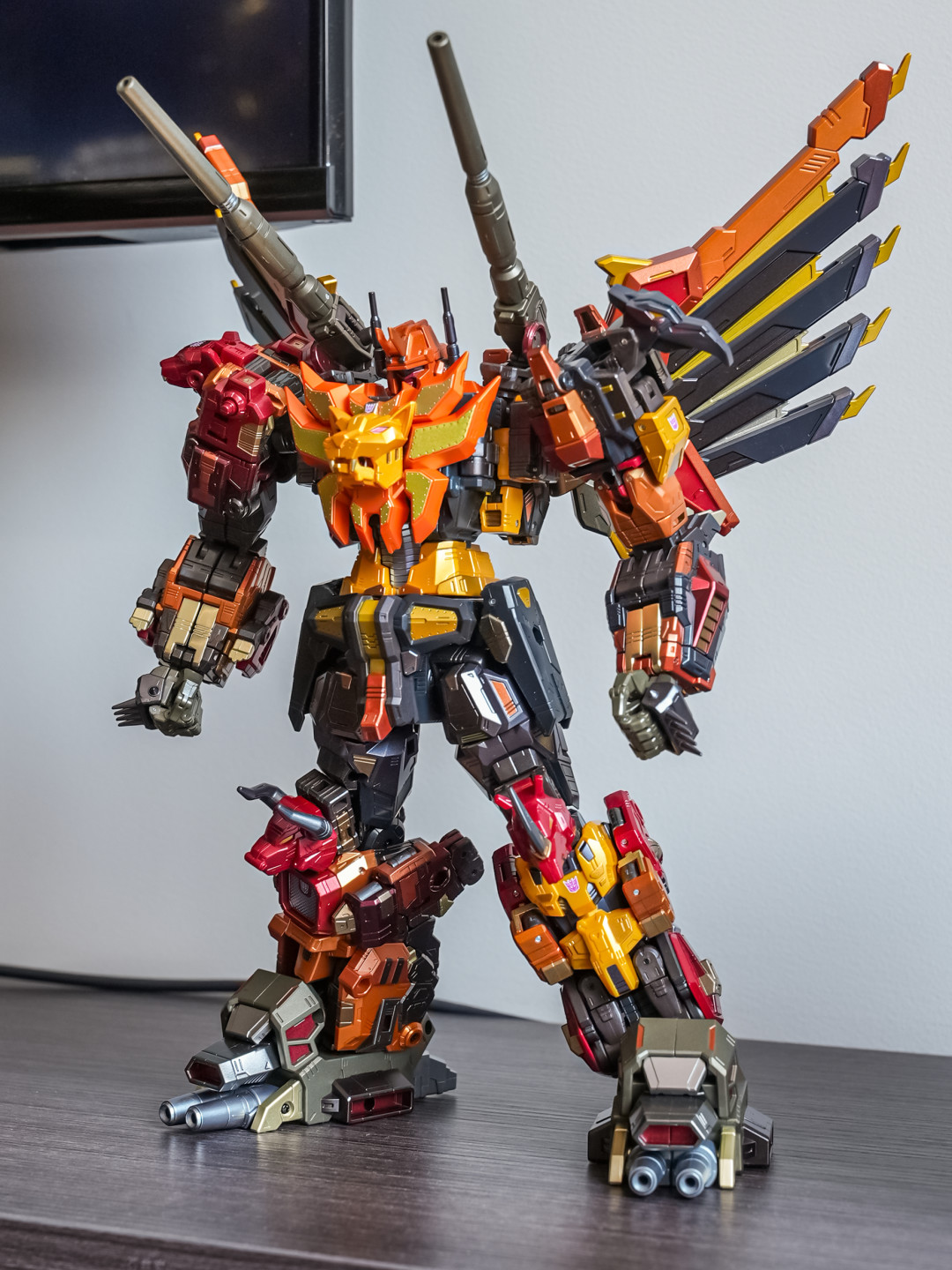 钢铁机神冲云霄,TF老玩家嫌2000贵、模玩新人嫌2000便宜:冲颜值入坑前,先看懂这两套逻辑