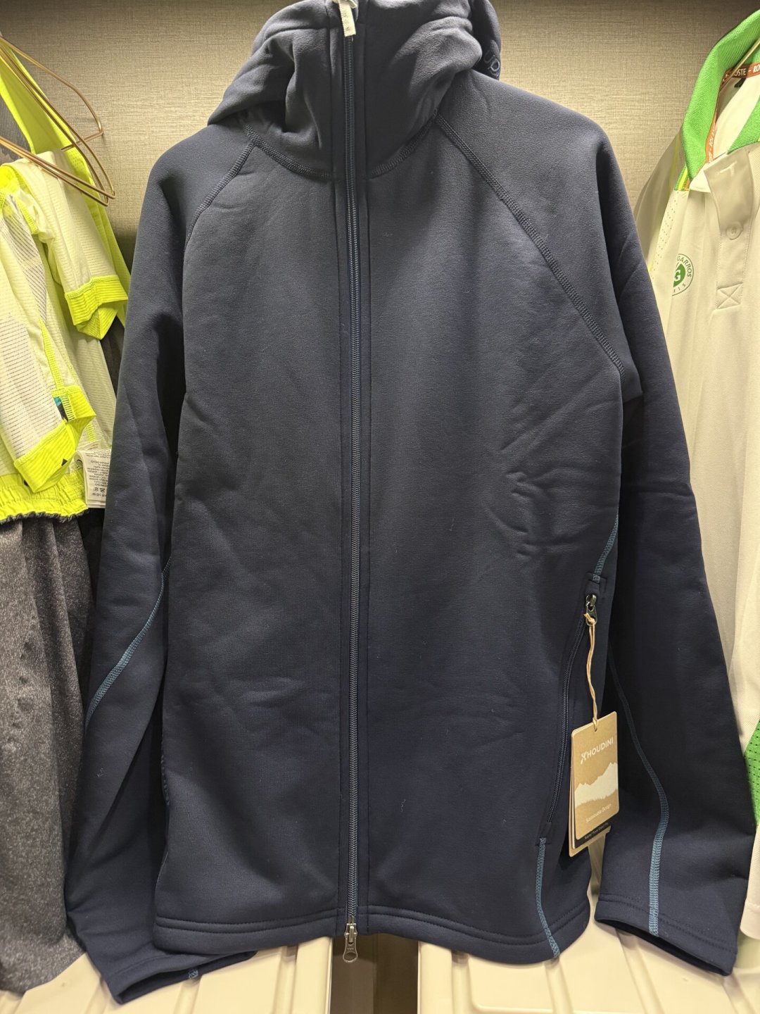 都叫“魔术大师”,亚洲版Power Up和欧版Power Houdi其实是两件衣服:秋冬前先把区别搞清楚