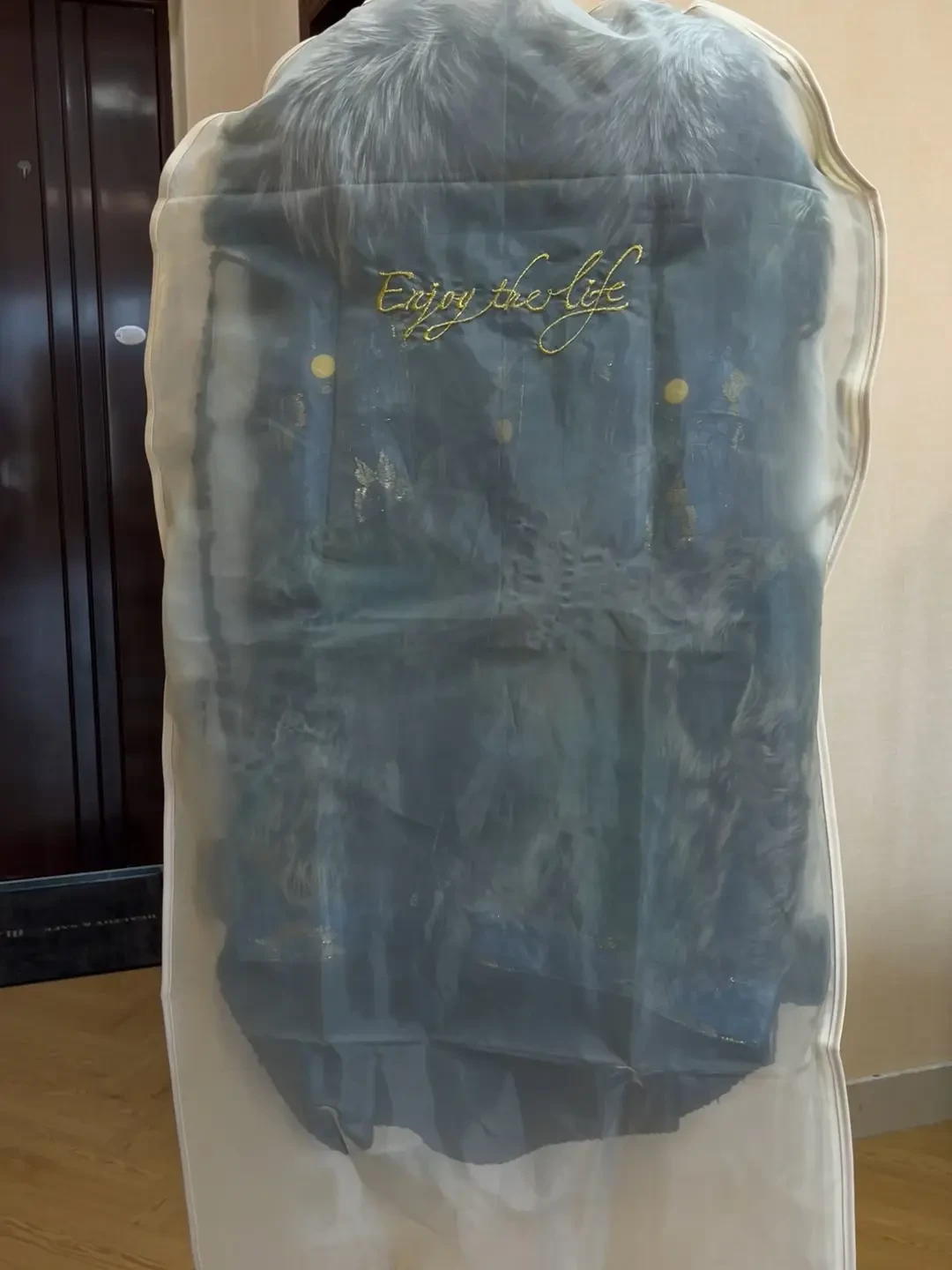 皮草几乎都是夏天放坏的:入秋拿貂出来前,先过这5步自查,修不修再看这份价目表