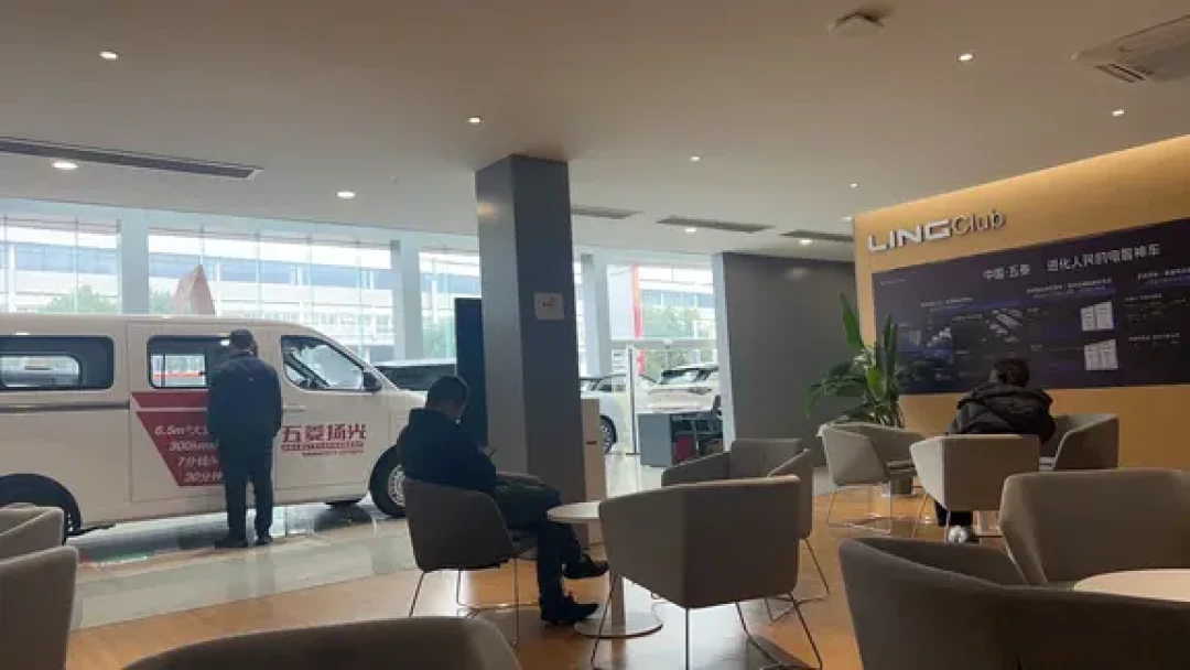 宏光MINIEV新车月销跌四成,二手车源反而变多了:1-3万想收一台,先看四代行情表和4个必查项