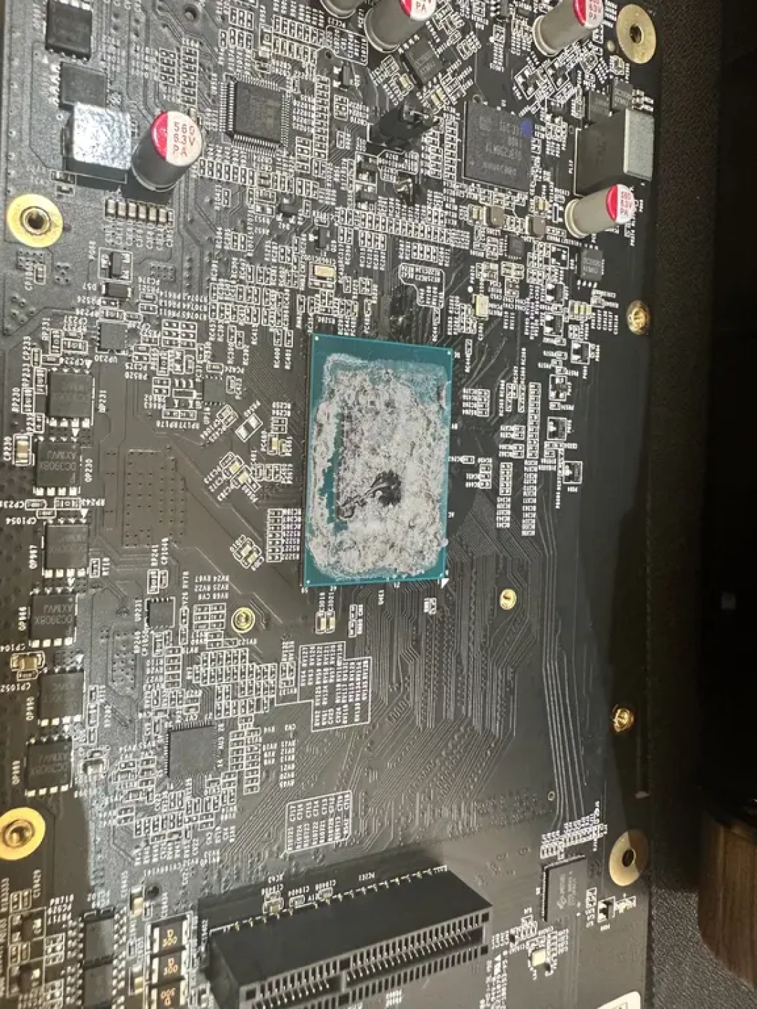 极空间CPU夏天飙到90度,要烧了?翻遍全网帖子:多数不用拆,除非出现这3个信号